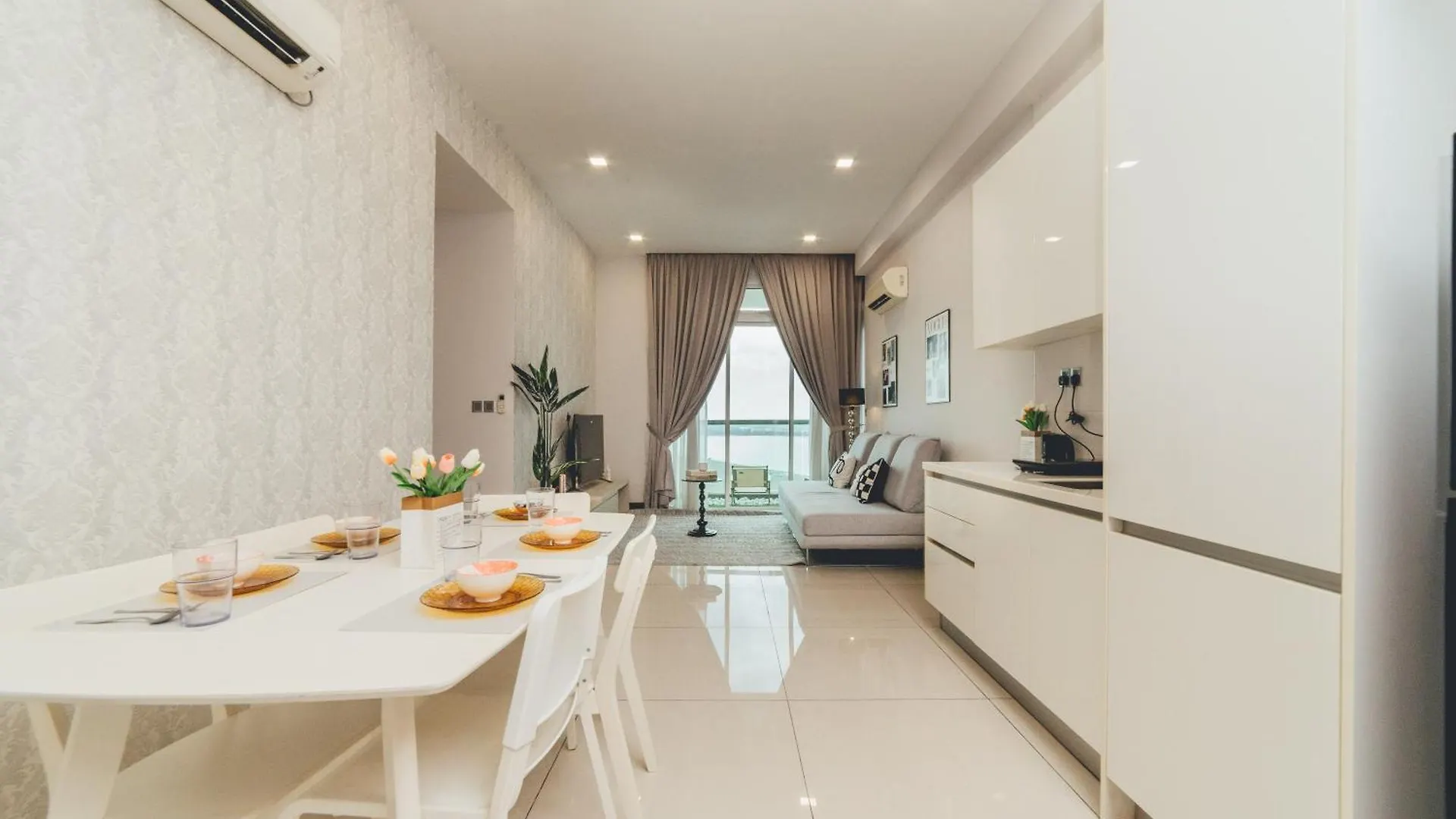 Paragon Residence The Modish 3Br7Pax Balcony By Our Stay Johor Bahru Apartment